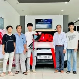 Hoạt động tư vấn và giao xe Kia tại Bến Tre 4